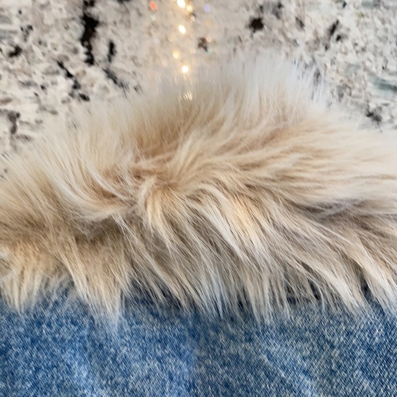 Abercrombie & Fitch Woman’s distressed Jean Jacket L - Picture 10 of 10